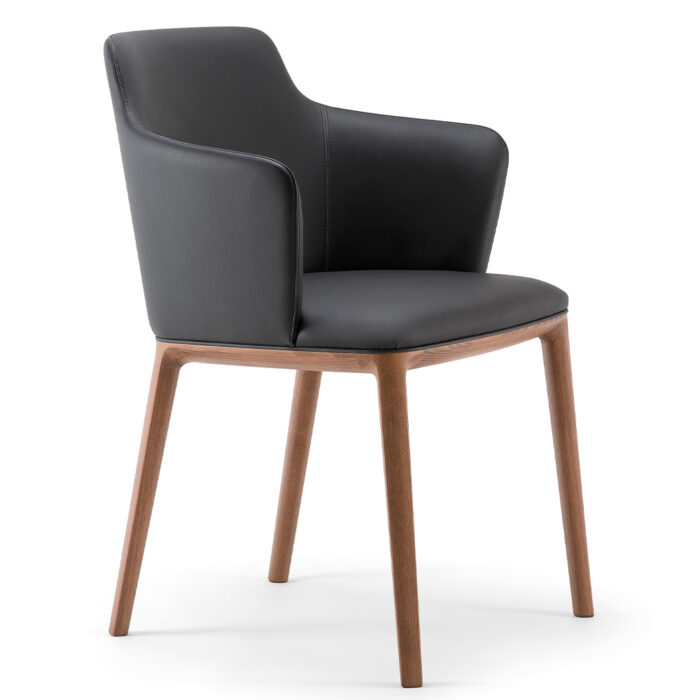 Nahast söögitool must